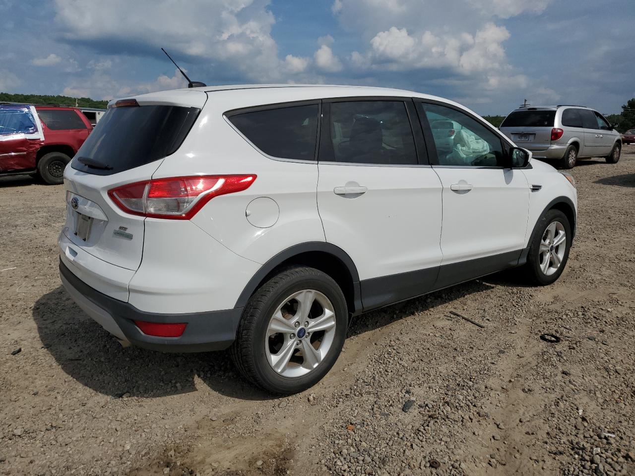 Image 3 of 2014 FORD ESCAPE SE 2014 with VIN 1FMCU0GX8EUA40231