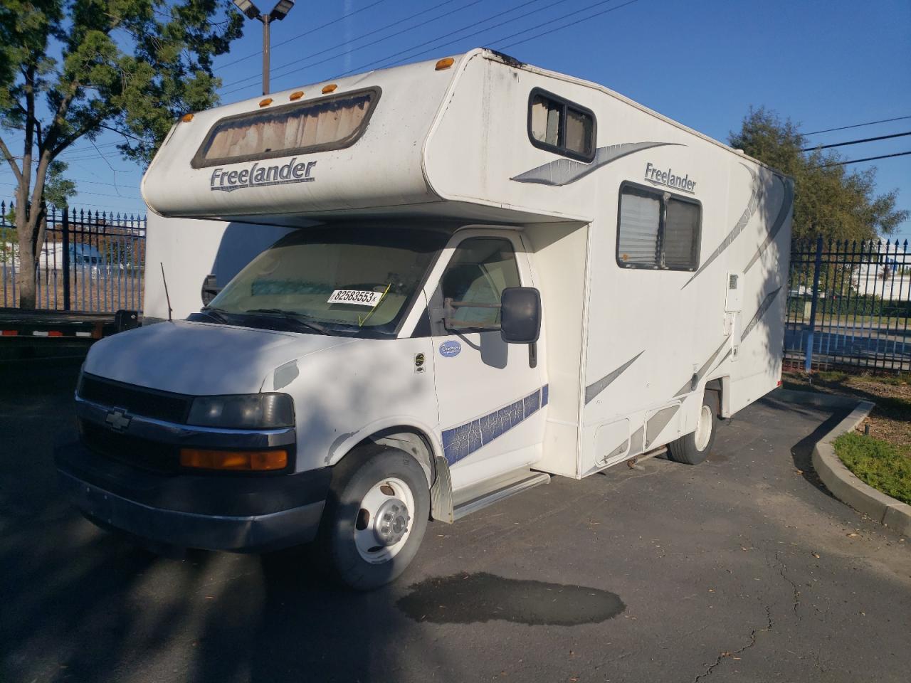 Image 1 of 2008 CHEVROLET EXPRESS G3500  2008 with VIN 1GBJG31UX71185802
