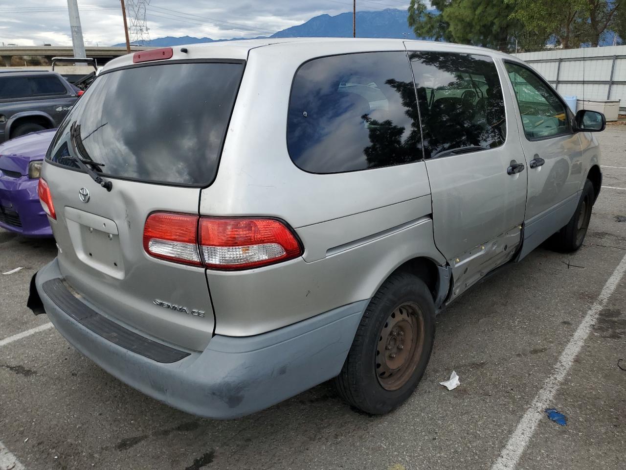 Obraz 3 z 2001 TOYOTA SIENNA CE 2001 z VIN 4T3ZF19C91U404050