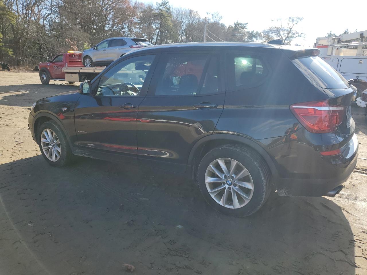 Obraz 2 z 2015 BMW X3 XDRIVE28I 2015 z VIN 5UXWX9C53F0D58821