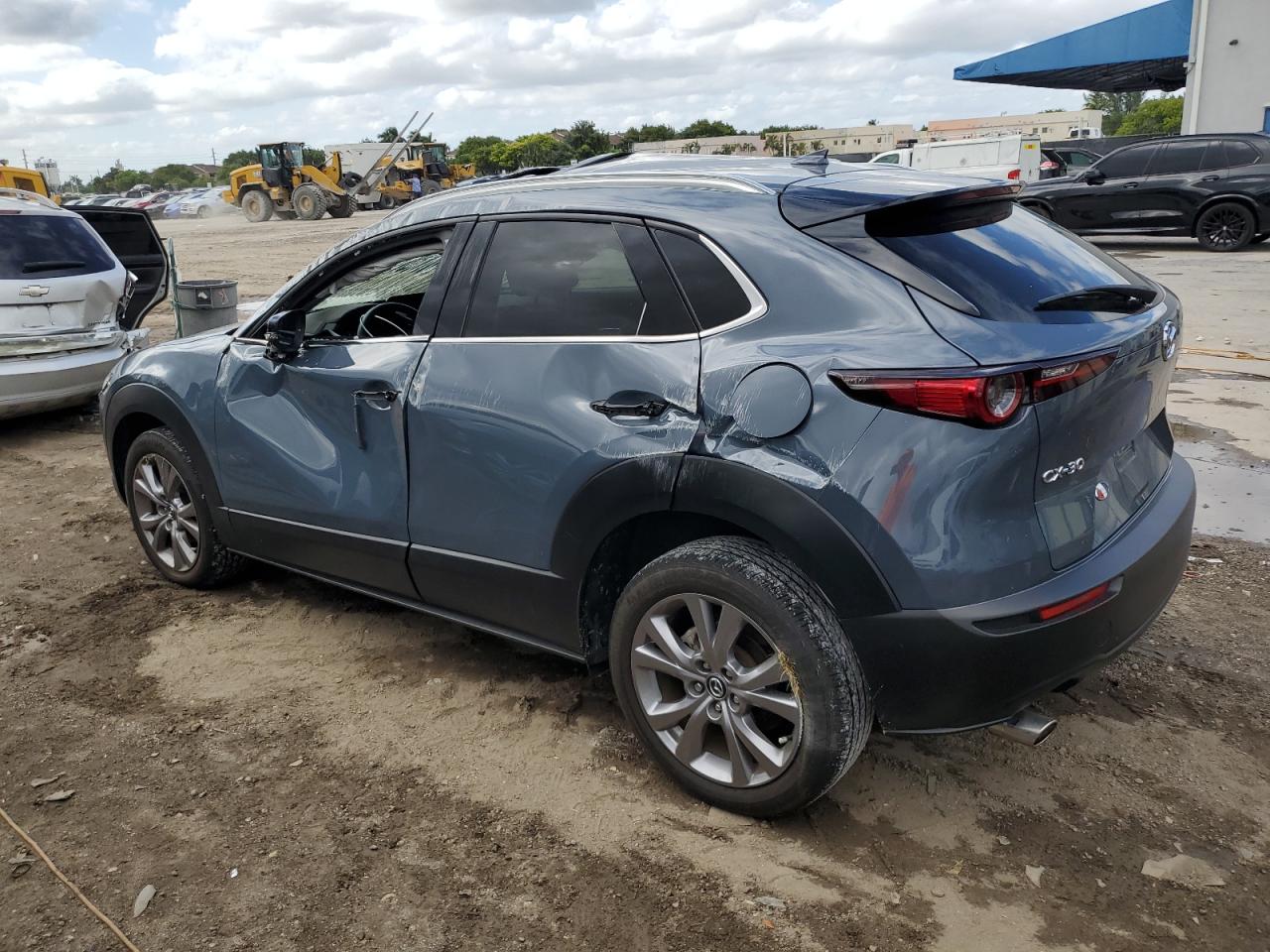 Изображение 2 2021 MAZDA CX-30 PREMIUM 2021 с VIN 3MVDMADL9MM319107