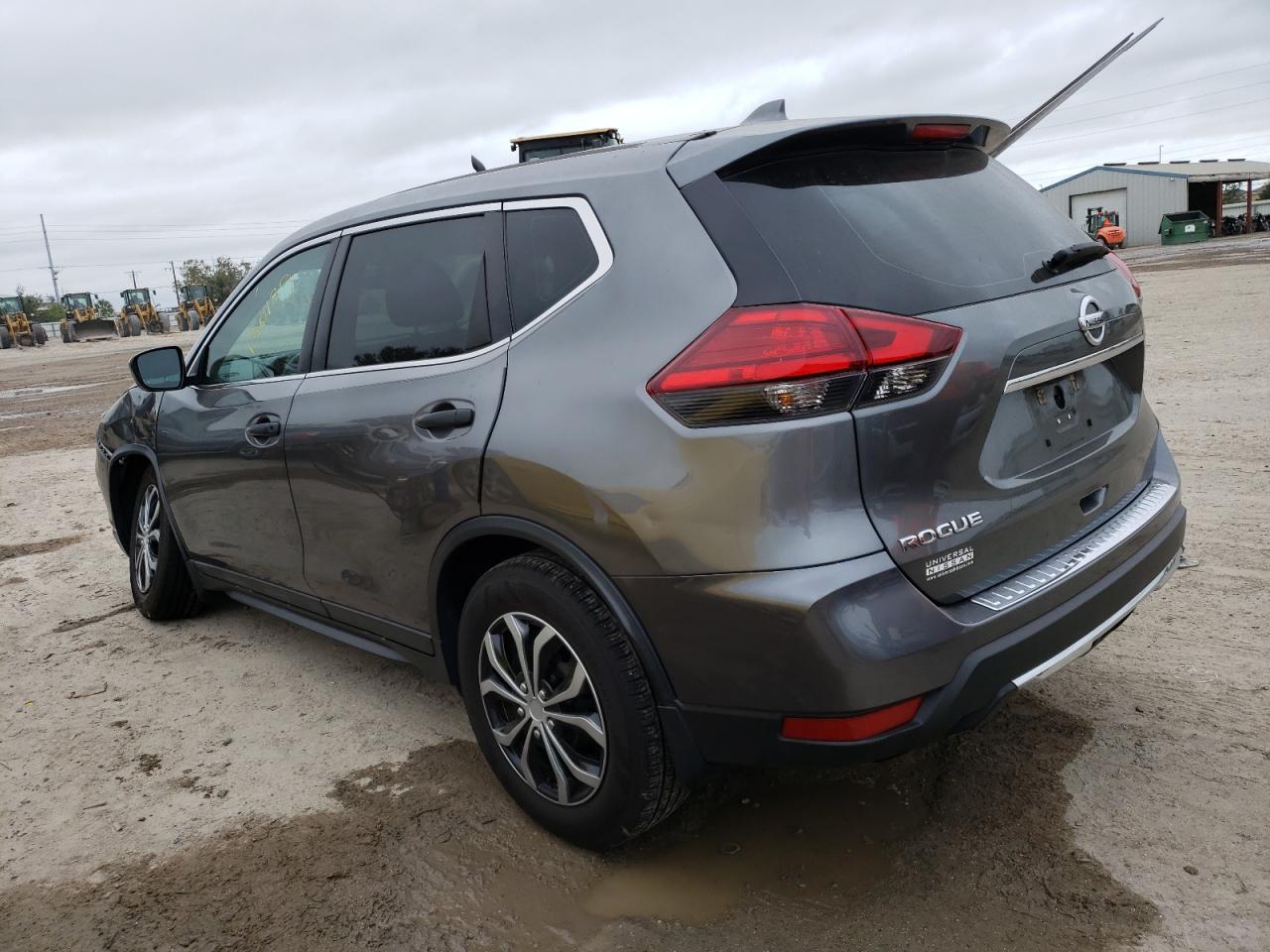 Obraz 2 z 2017 NISSAN ROGUE S 2017 z VIN 5N1AT2MT3HC780173