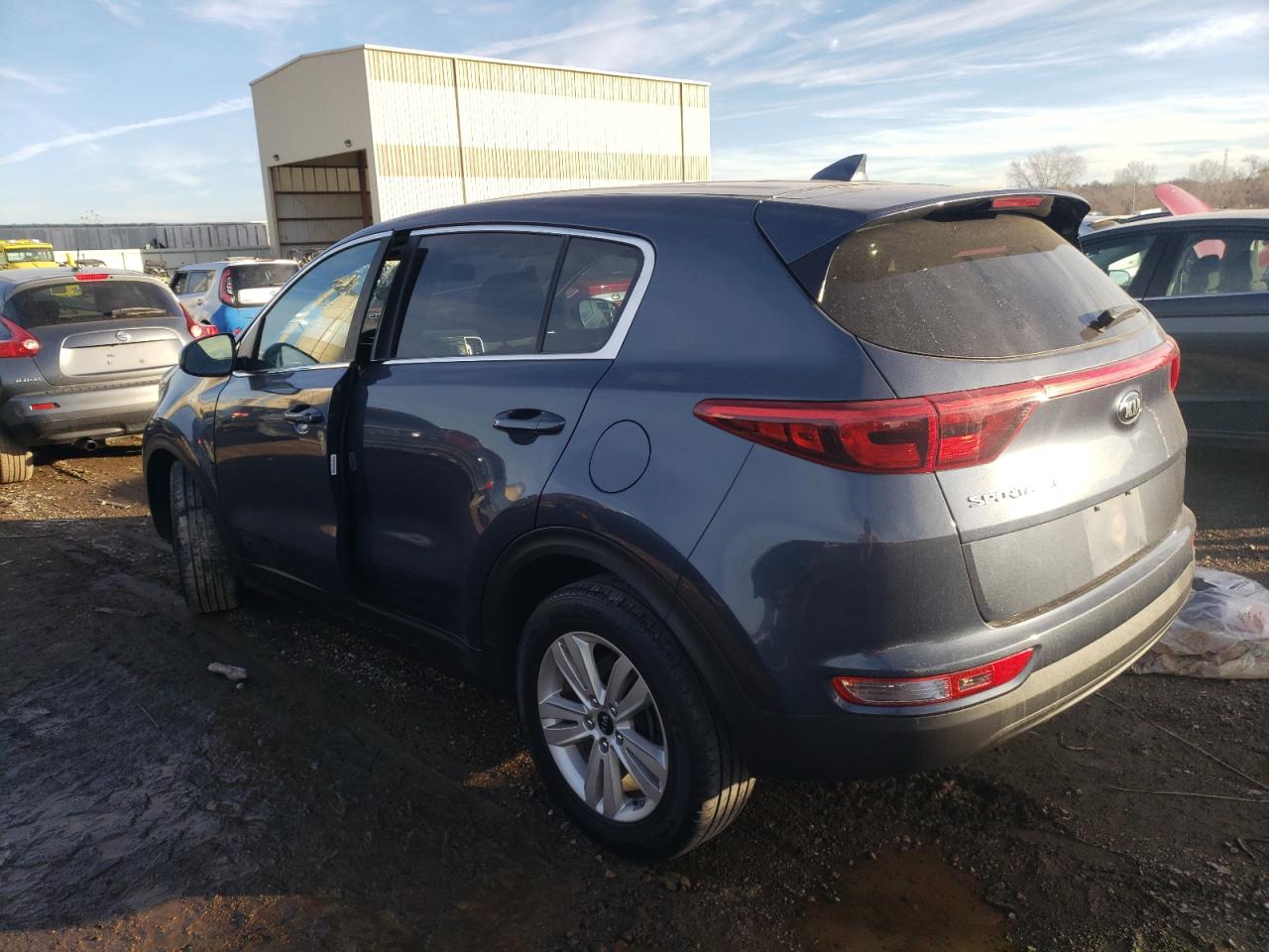 Изображение 2 2018 KIA SPORTAGE LX 2018 с VIN KNDPM3AC8J7395146