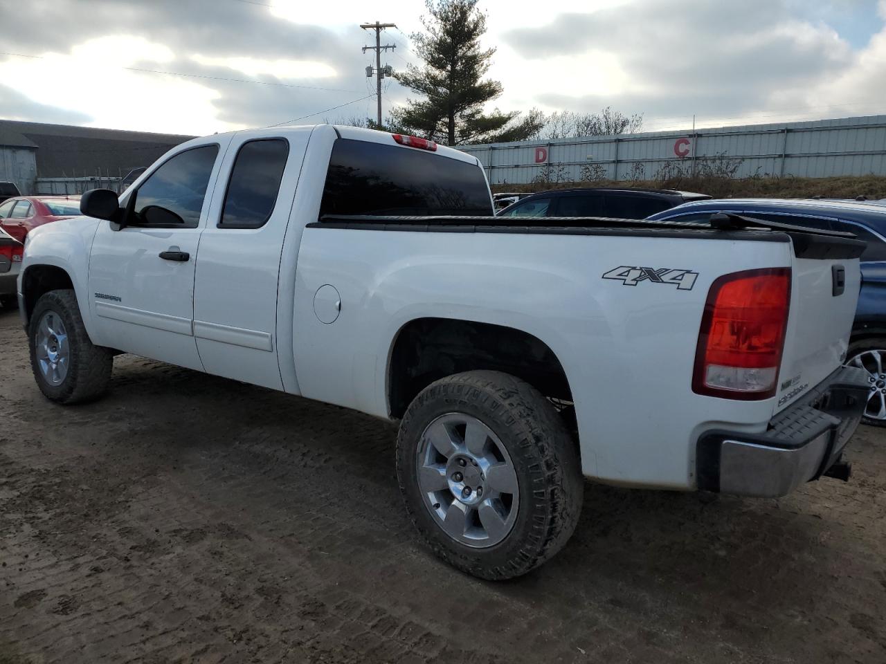 Изображение 2 2011 GMC SIERRA K1500 SLE 2011 с VIN 1GTR2VE31BZ320248