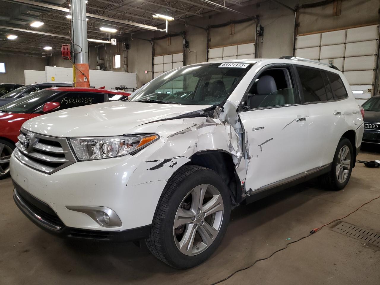 Изображение 2013 TOYOTA HIGHLANDER LIMITED 2013