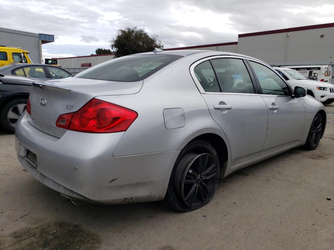 Obraz 3 z 2013 INFINITI G37 BASE 2013 z VIN JN1CV6APXDM306914