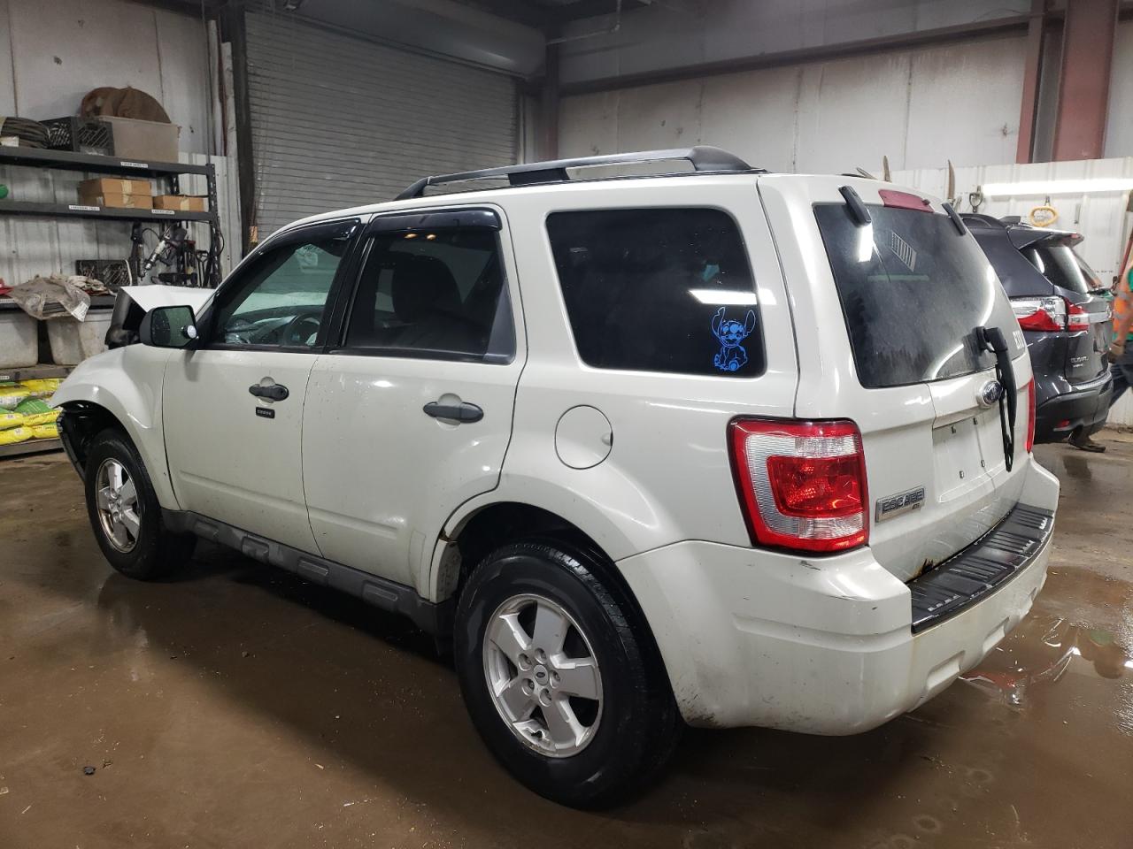 Image 2 of 2009 FORD ESCAPE XLT 2009 with VIN 1FMCU03G99KC31275