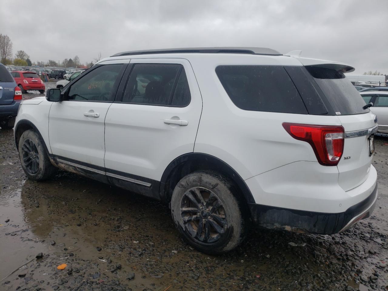 Image 2 of 2016 FORD EXPLORER XLT 2016 with VIN 1FM5K8DH2GGC13155