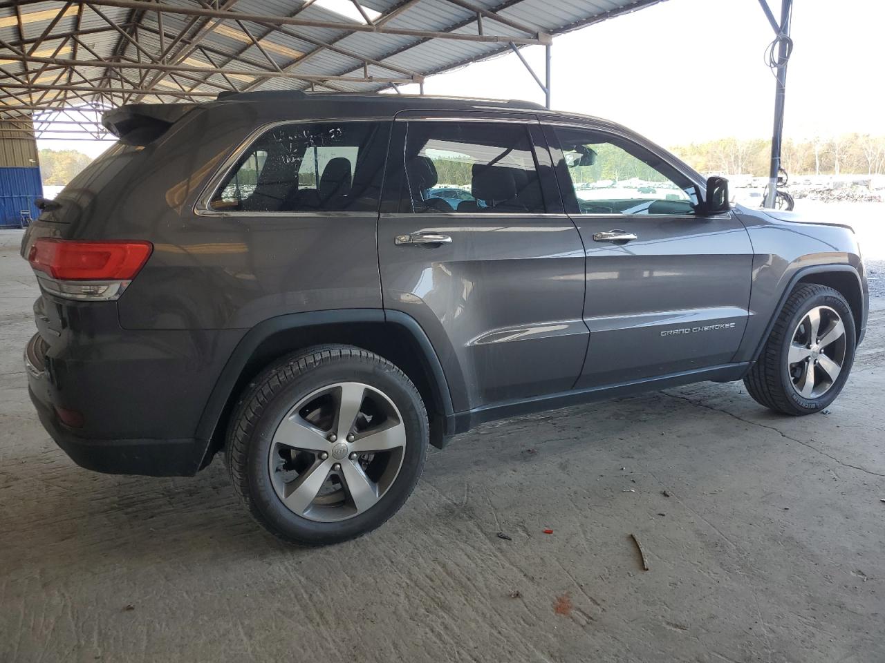 Image 3 of 2015 JEEP GRAND CHEROKEE LIMITED 2015 with VIN 1C4RJEBG1FC668943