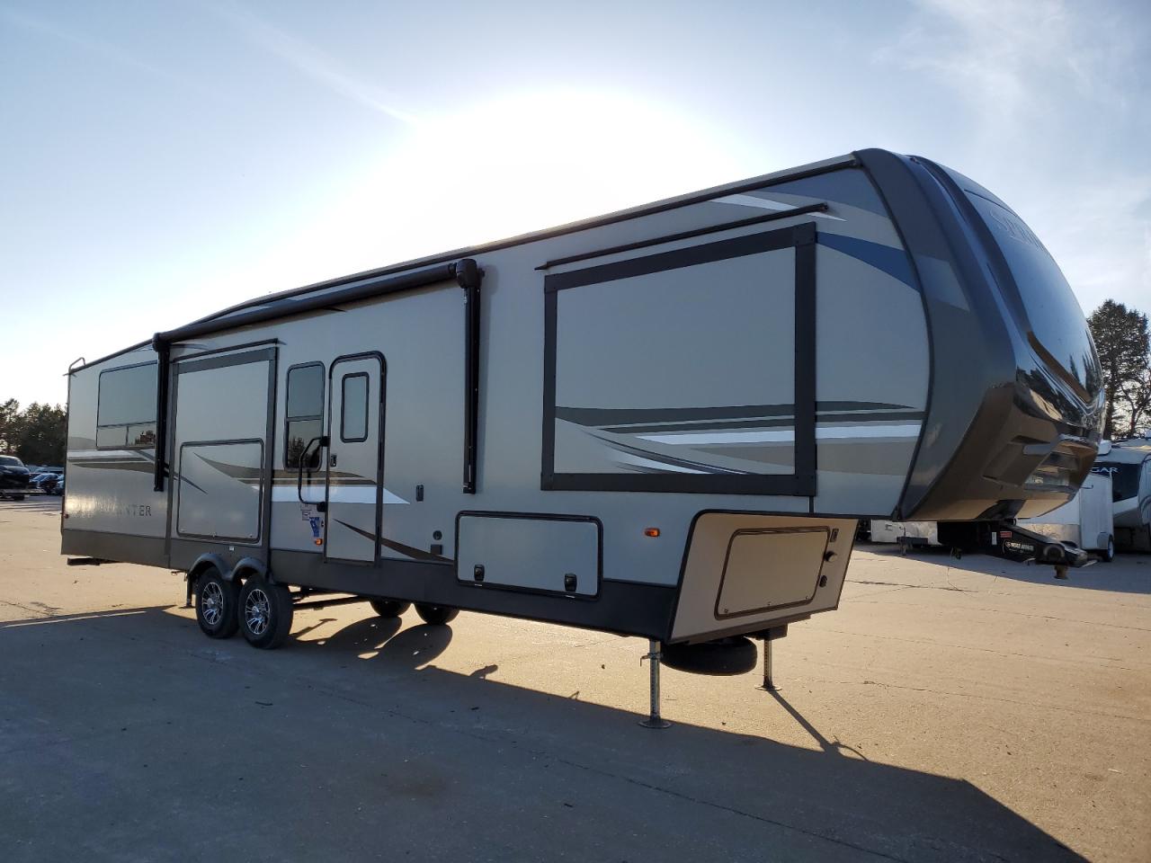 Image 1 of 2020 SPRI TRAVEL TRL 2020 with VIN 4YDF35528L1532598