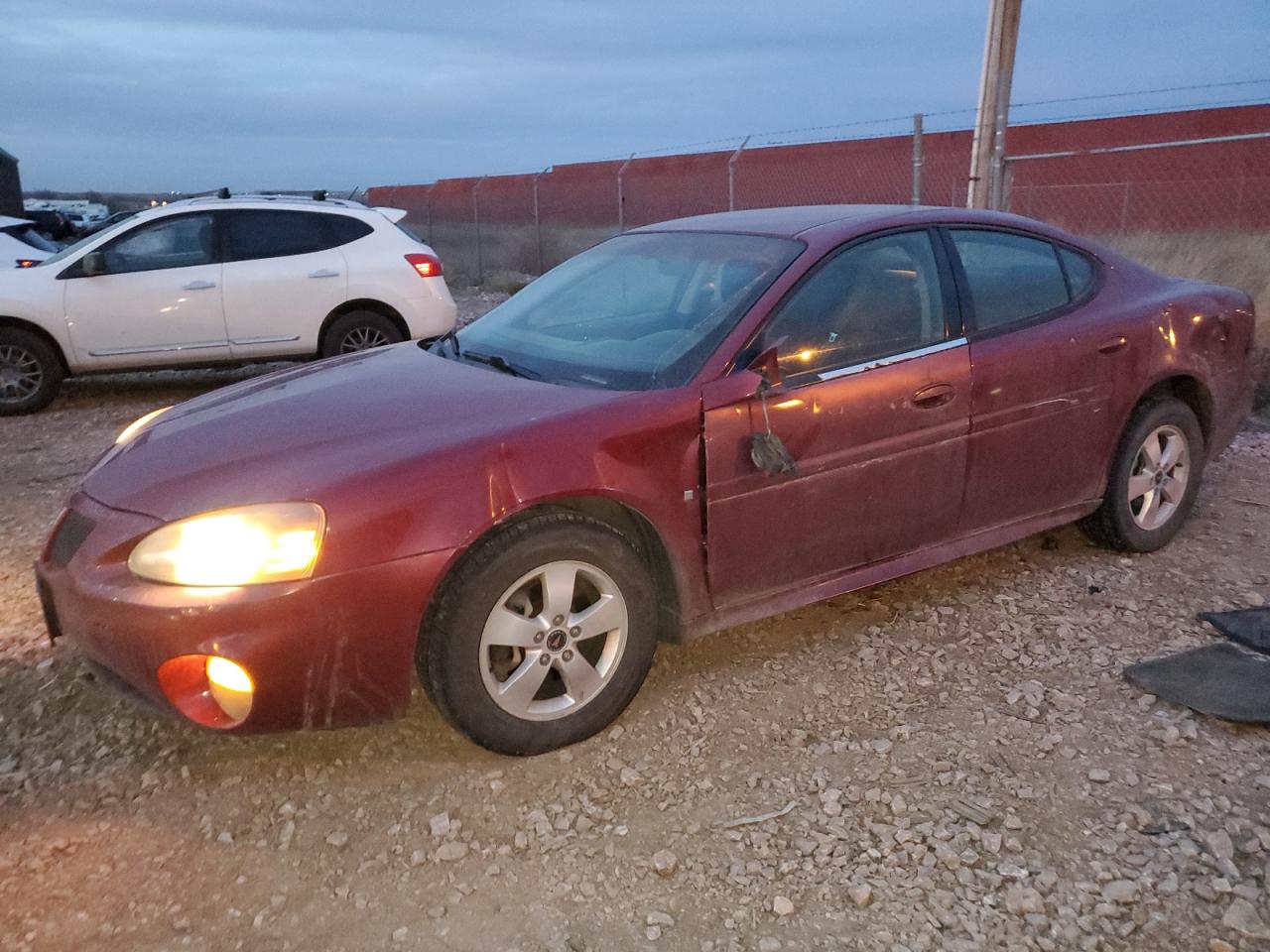 Image 1 of 2006 PONTIAC GRAND PRIX  2006 with VIN 2G2WP552X61101092