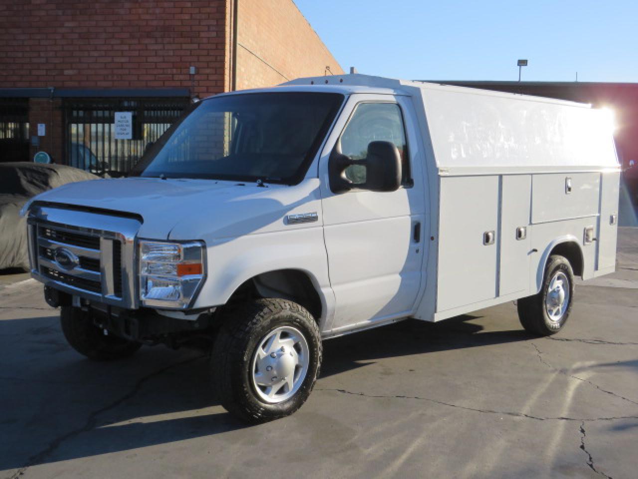 Image 2 of 2022 FORD ECONOLINE E350 SUPER DUTY CUTAWAY VAN 2022 with VIN 1FDWE3FN4NDC43127