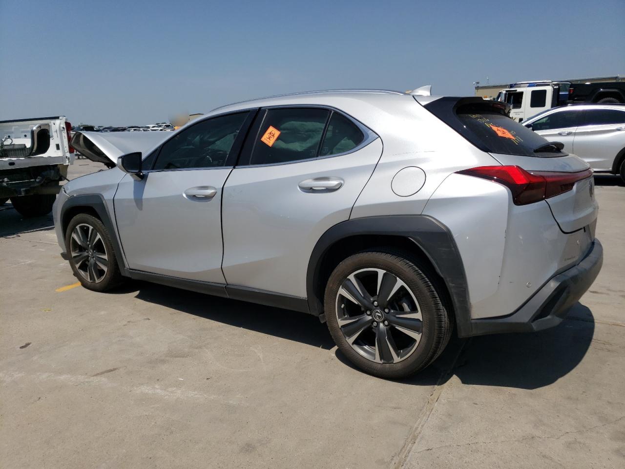 Image 2 of 2020 LEXUS UX 200 2020 with VIN JTHP3JBH7L2030036