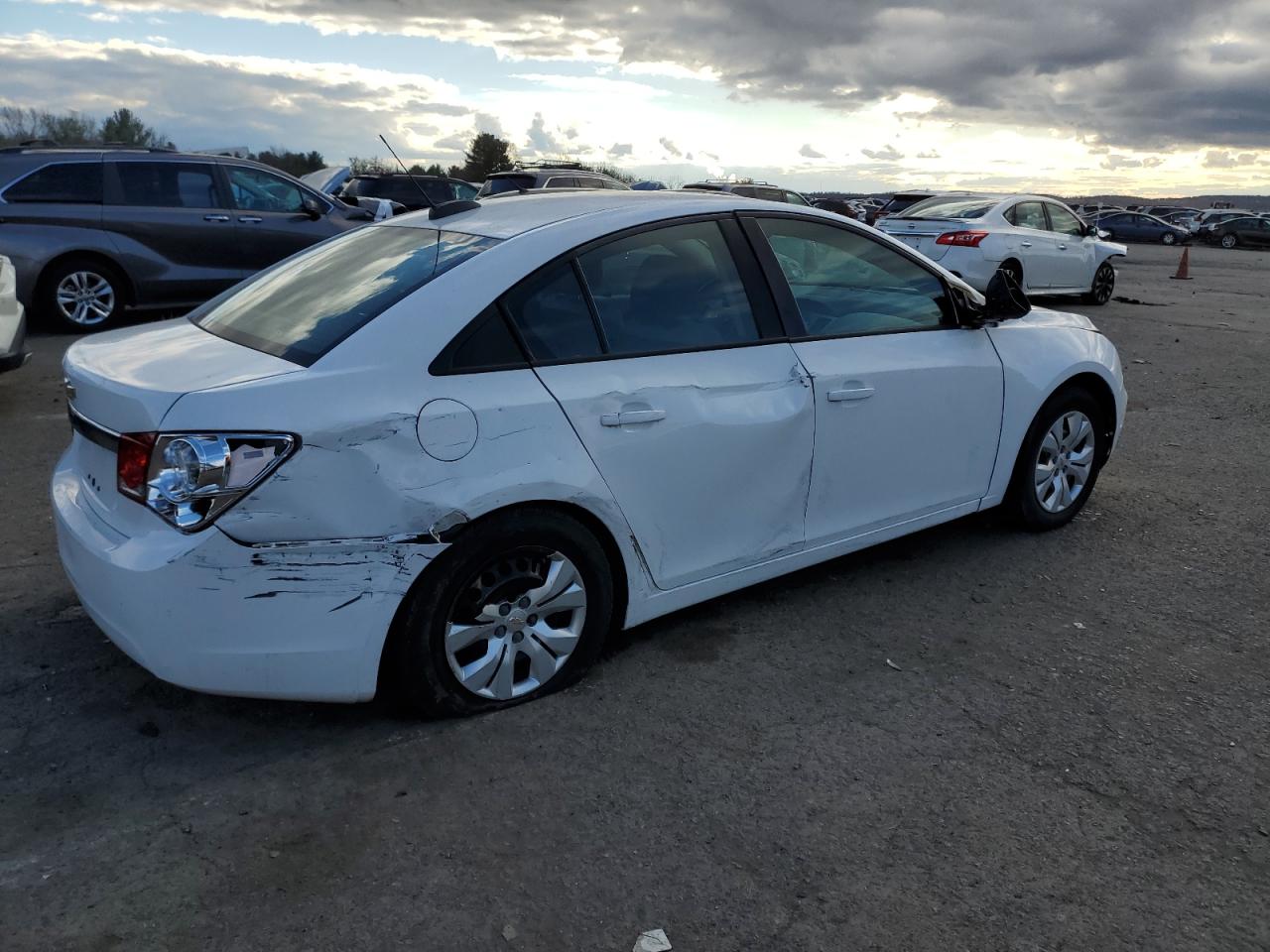 Obraz 3 z 2015 CHEVROLET CRUZE LS 2015 z VIN 1G1PA5SH9F7100232