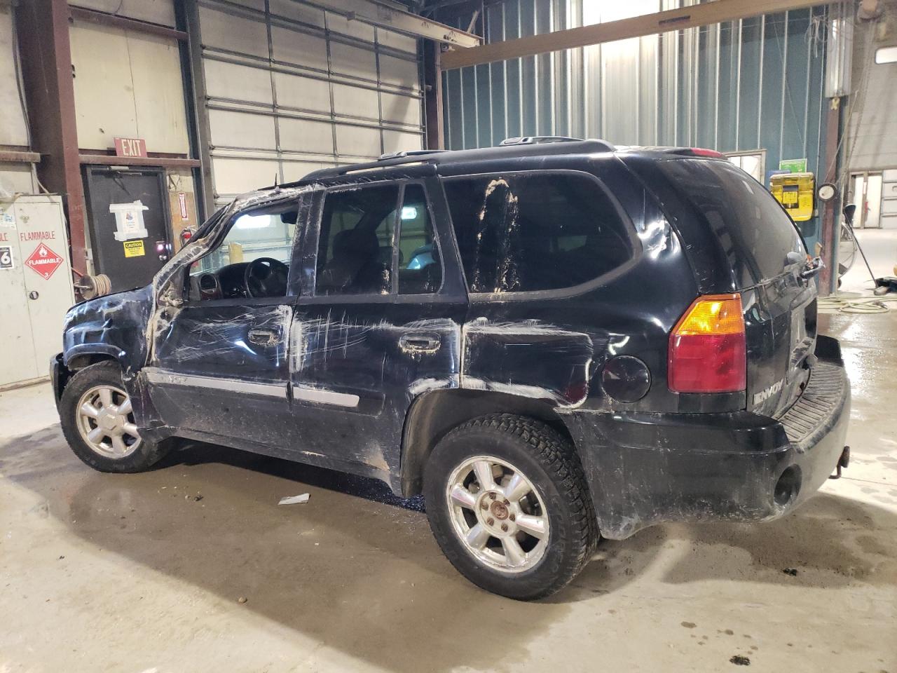 Image 2 of 2004 GMC ENVOY  2004 with VIN 1GKDT13S642106849