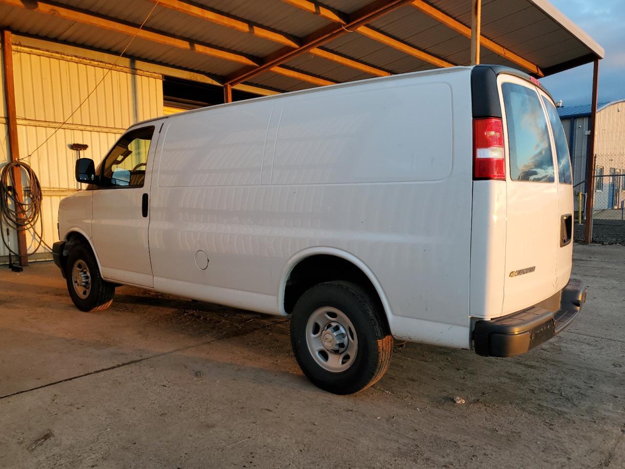 Изображение 2 2021 CHEVROLET EXPRESS G2500  2021 с VIN 1GCWGAFPXM1309667