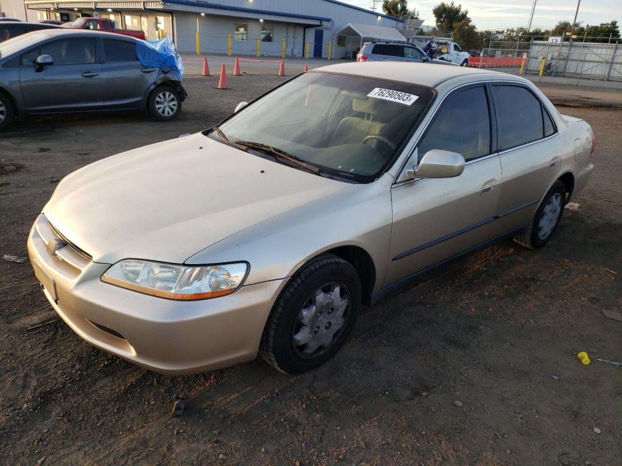 Image 1 of 2000 HONDA ACCORD LX 2000 with VIN JHMCG6658YC001906