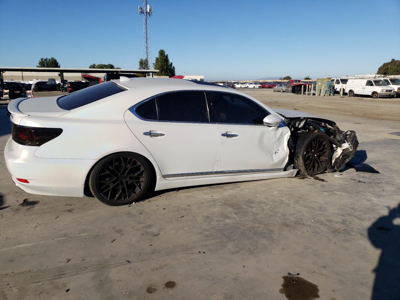 Изображение 3 Lexus Ls 460 2017 с VIN JTHBL5EF6H5143770