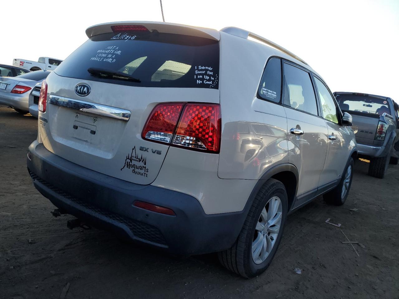 Image 3 of 2011 KIA SORENTO EX 2011 with VIN 5XYKUDA20BG086721