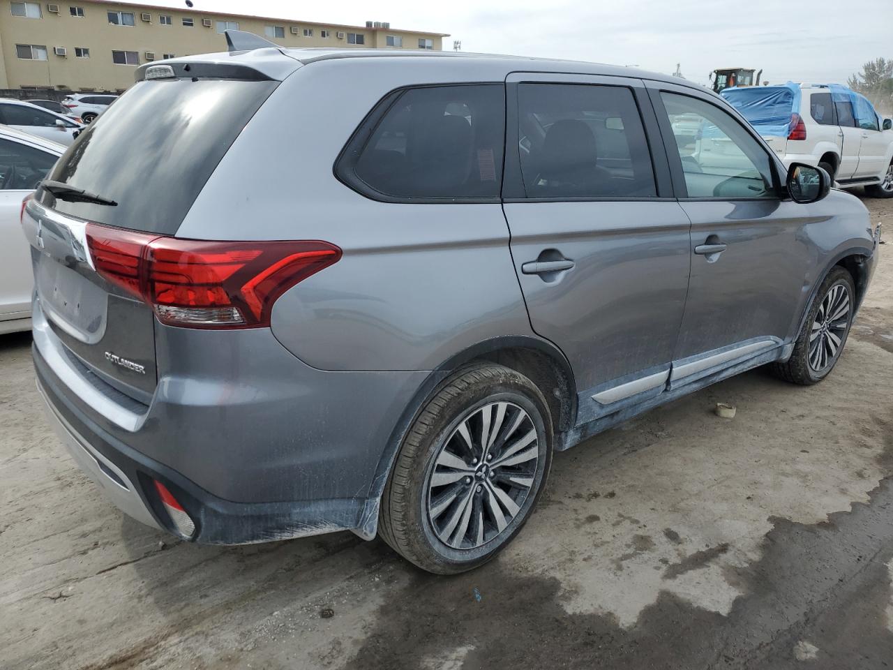 Image 3 of 2019 MITSUBISHI OUTLANDER ES 2019 with VIN JA4AD2A38KZ004500