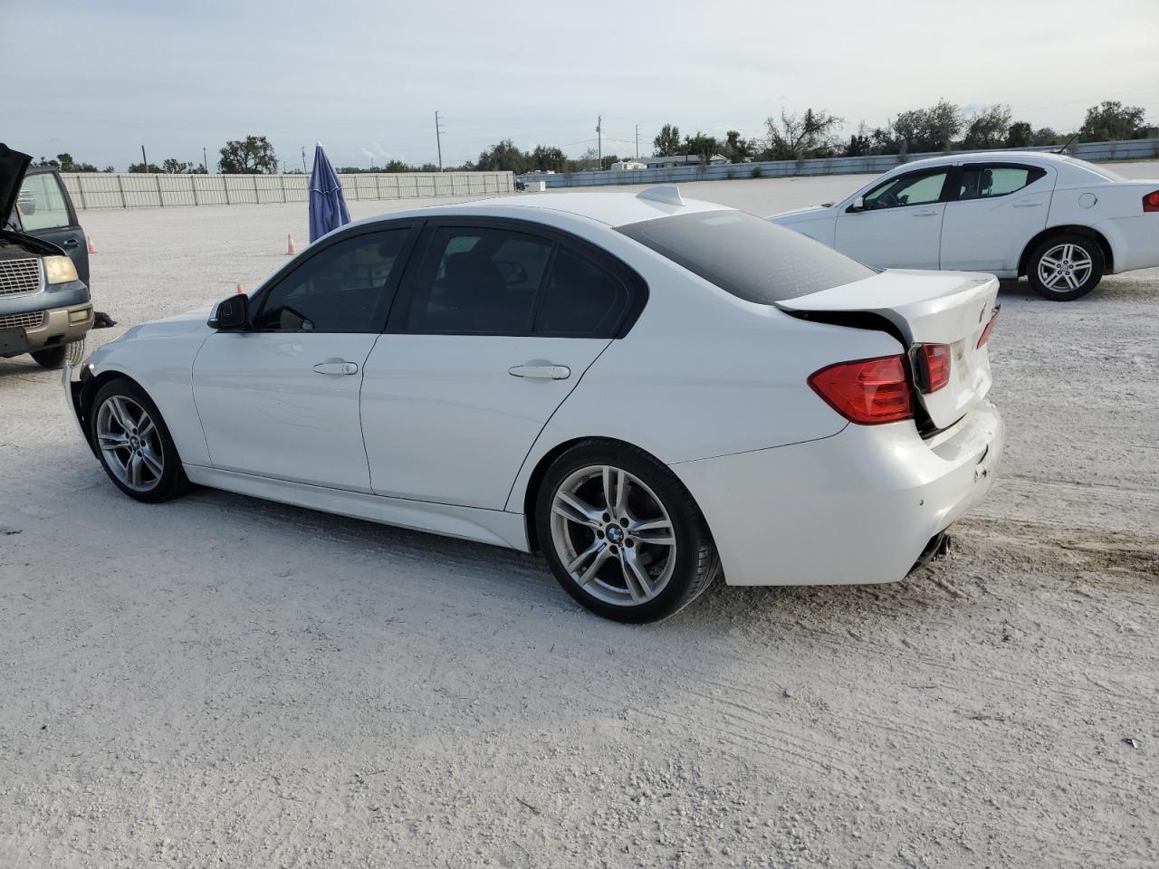 Obraz 2 z 2013 BMW 328 I SULEV 2013 z VIN WBA3C1G57DNR49501