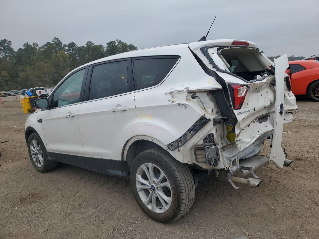 Obraz 2 z 2019 FORD ESCAPE SE 2019 z VIN 1FMCU0GD1KUB47087