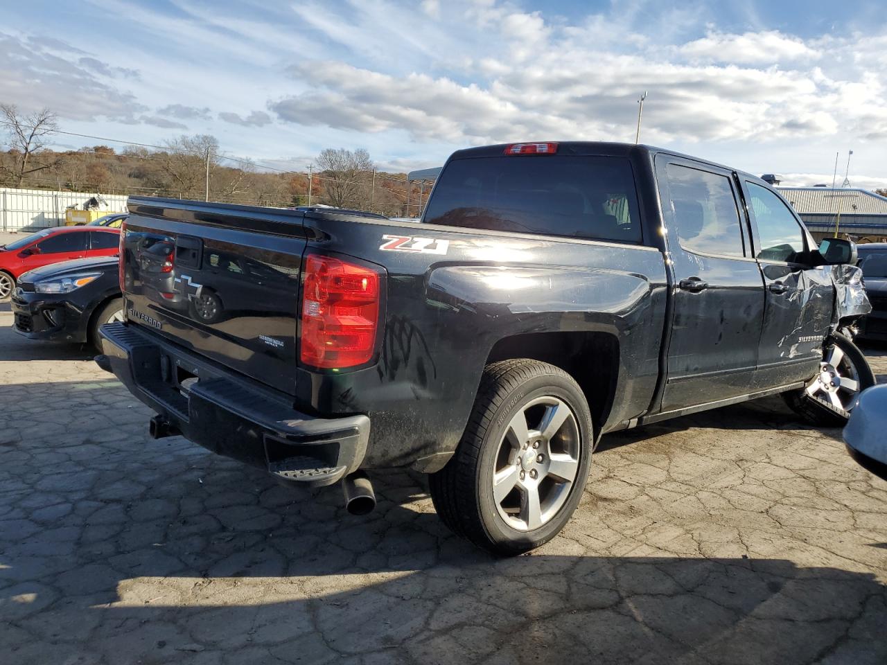 Obraz 3 z 2017 CHEVROLET SILVERADO K1500 LT 2017 z VIN 3GCUKREC9HG330956