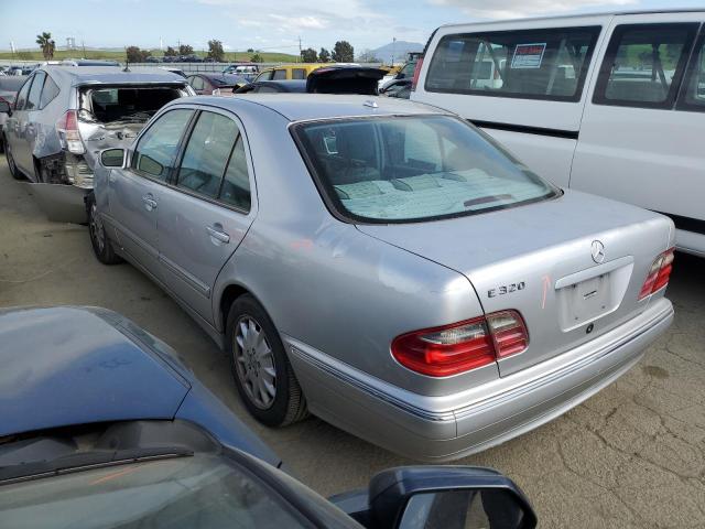 Image 2 of 2001 MERCEDES-BENZ E 320 2001 with VIN WDBJF65JX1B296169