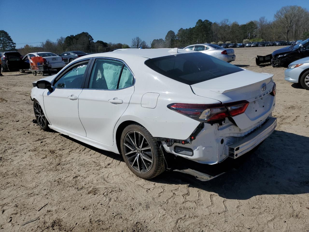 Image 2 of Toyota Camry Se 2021 with VIN 4T1G11AK8MU432167