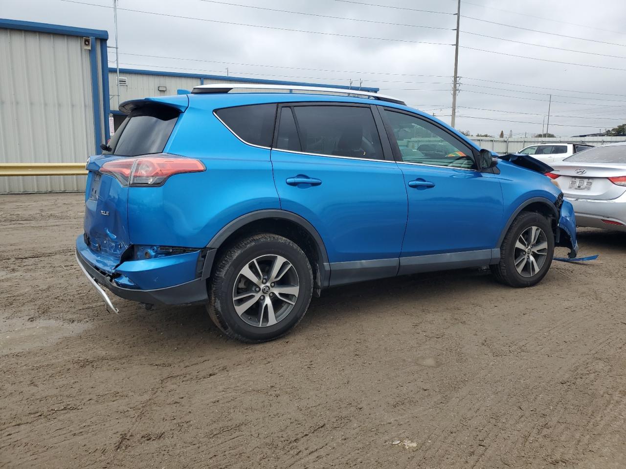 Изображение 3 2016 TOYOTA RAV4 XLE 2016 с VIN 2T3WFREVXGW249221