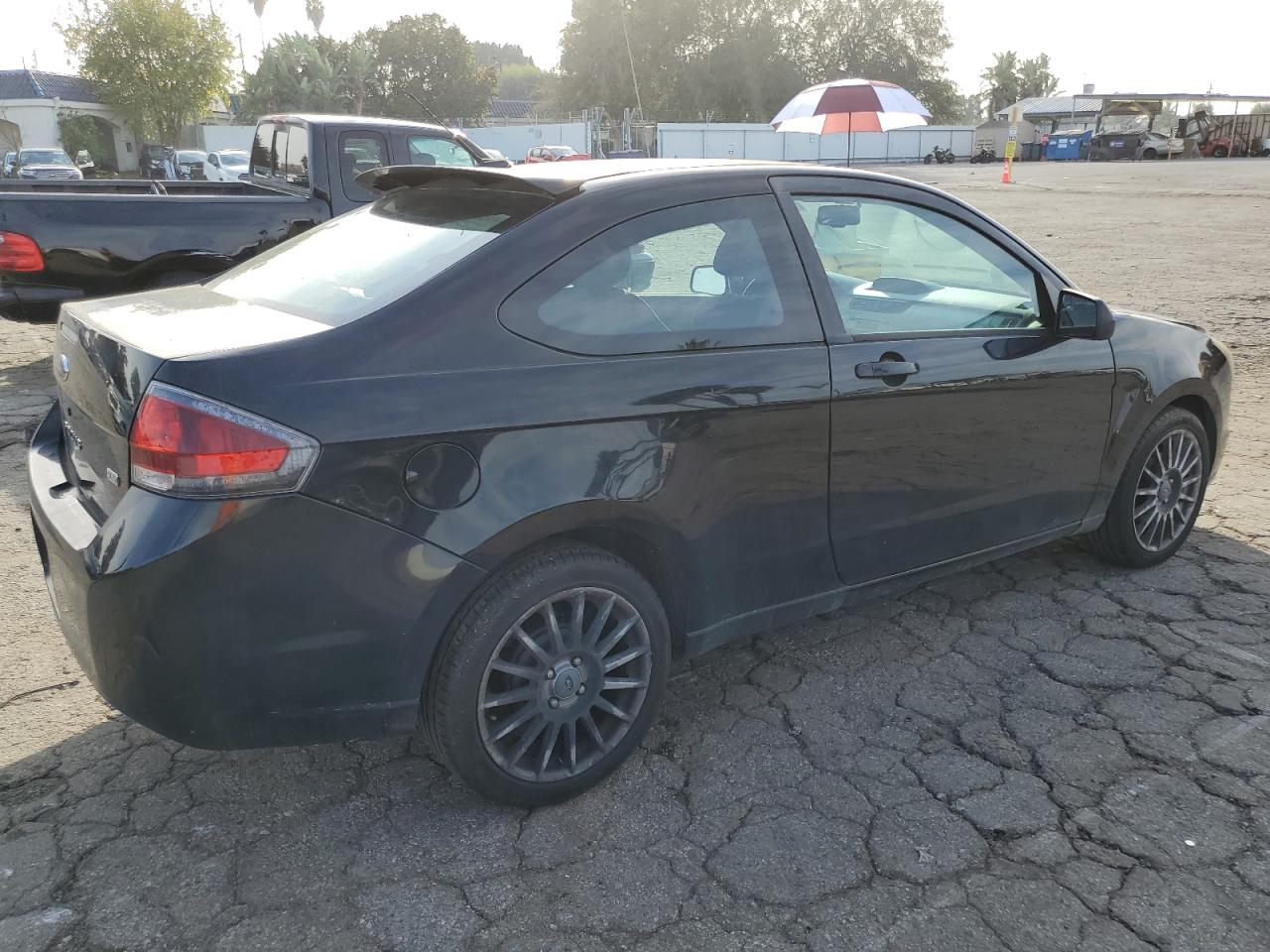Image 3 of 2009 FORD FOCUS SES 2009 with VIN 1FAHP33N89W196616