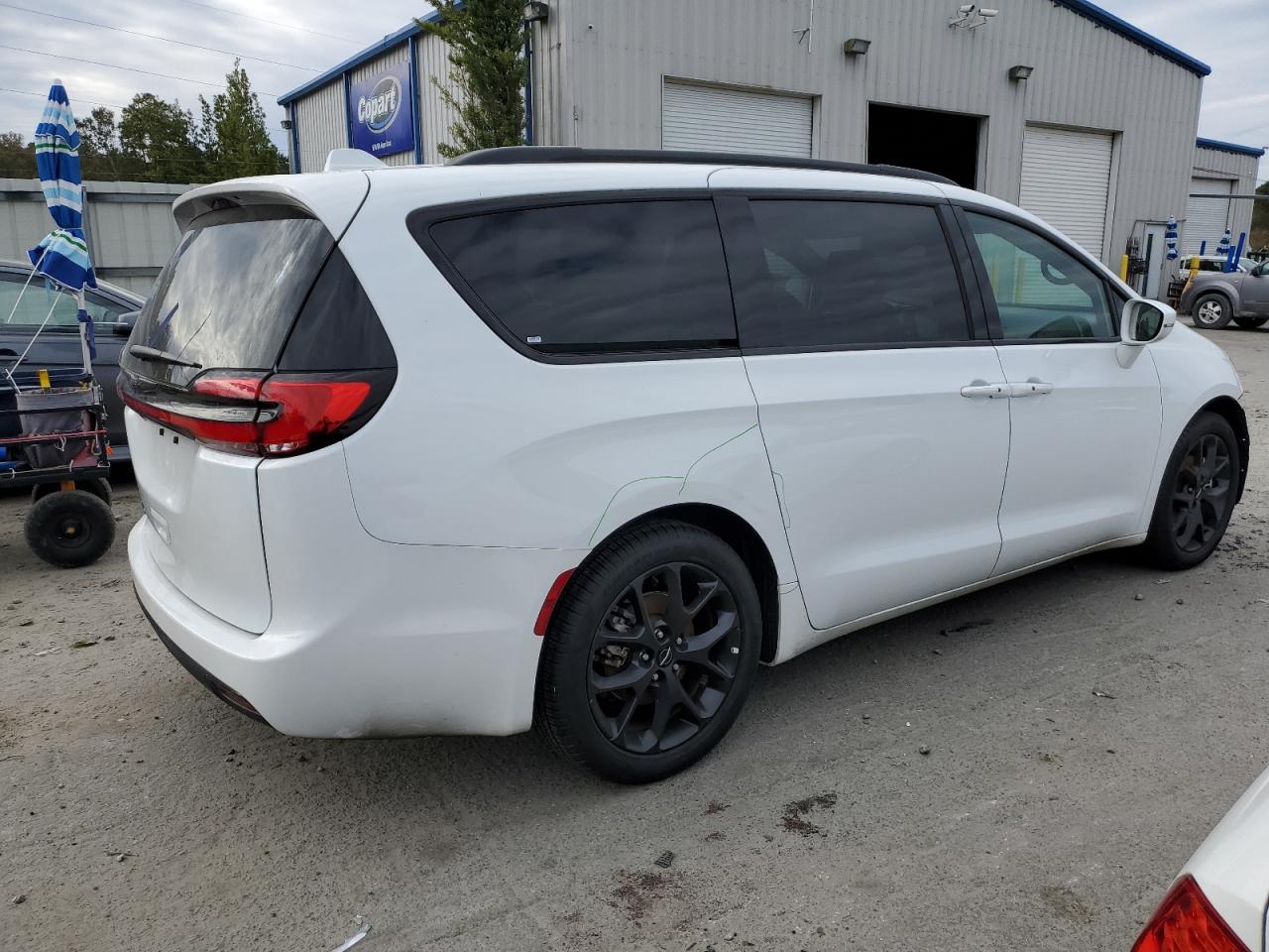 Изображение 3 2022 CHRYSLER PACIFICA TOURING L 2022 с VIN 2C4RC1BG4NR225758