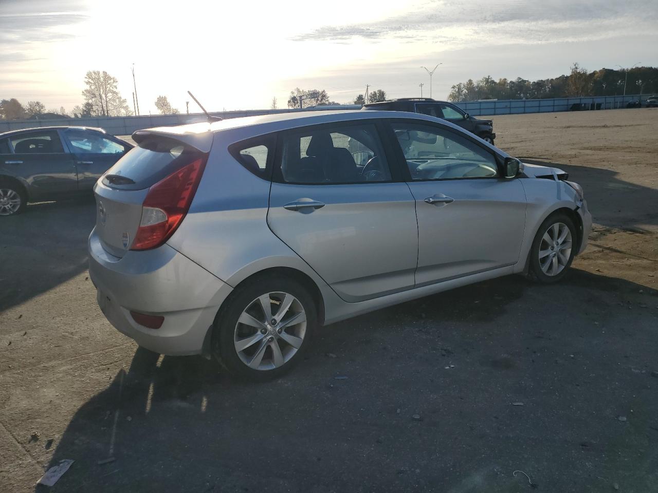 Image 3 of 2013 HYUNDAI ACCENT GLS 2013 with VIN KMHCU5AEXDU131052