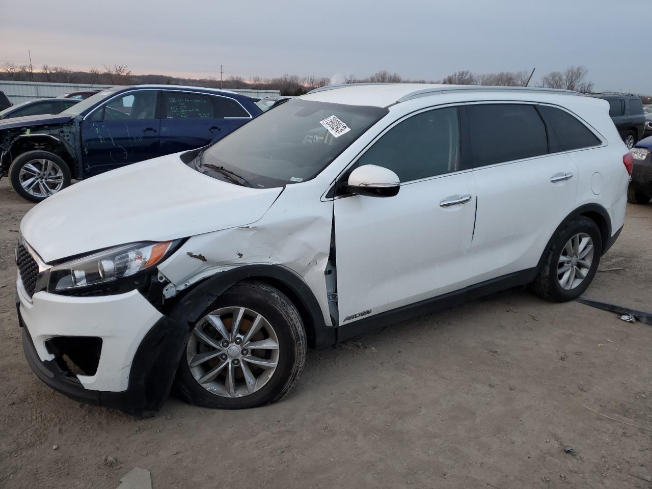 Obraz 1 z 2016 KIA SORENTO LX 2016 z VIN 5XYPGDA57GG159436