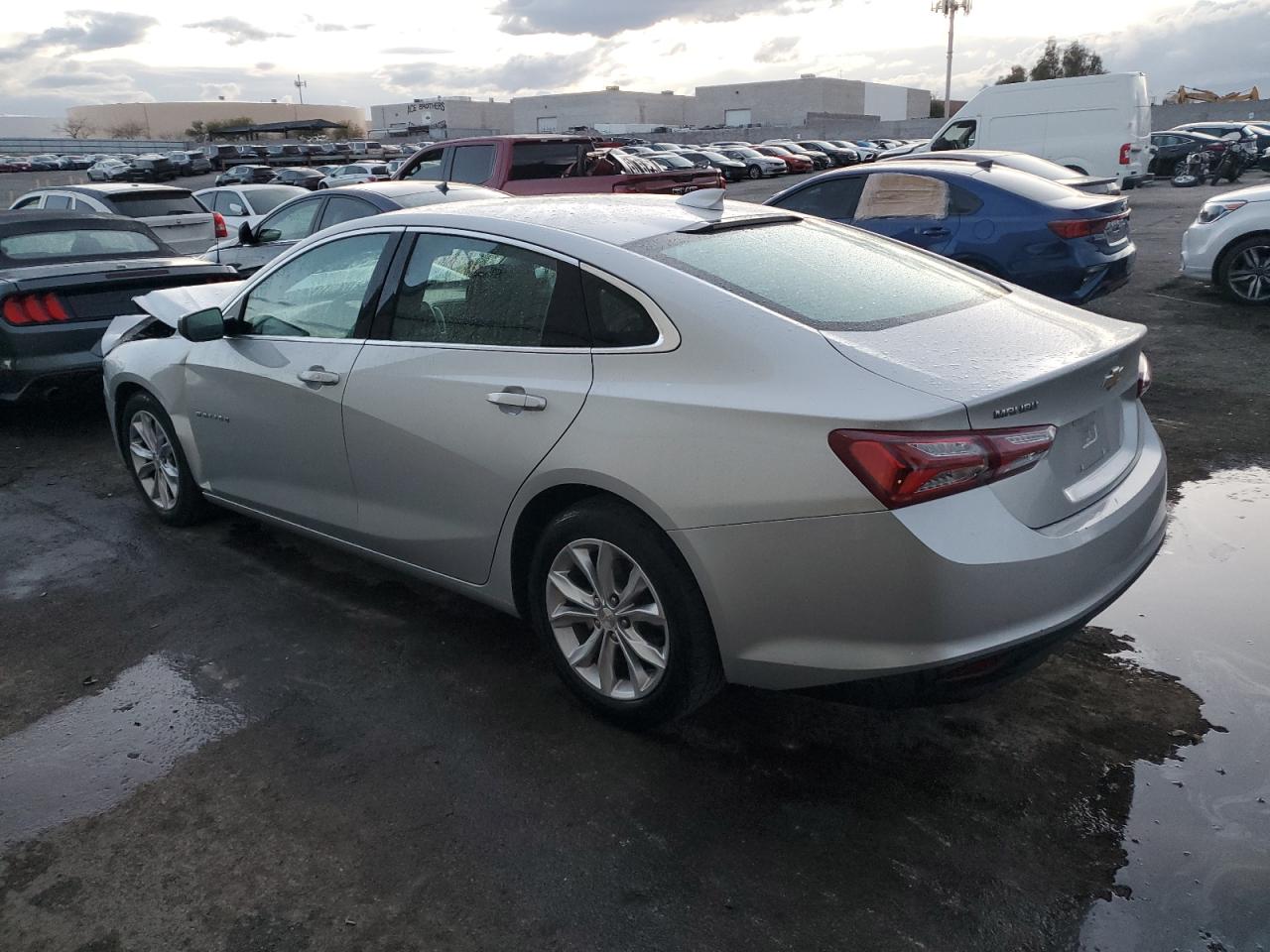 Изображение 2 2022 CHEVROLET MALIBU LT 2022 с VIN 1G1ZD5ST5NF174188