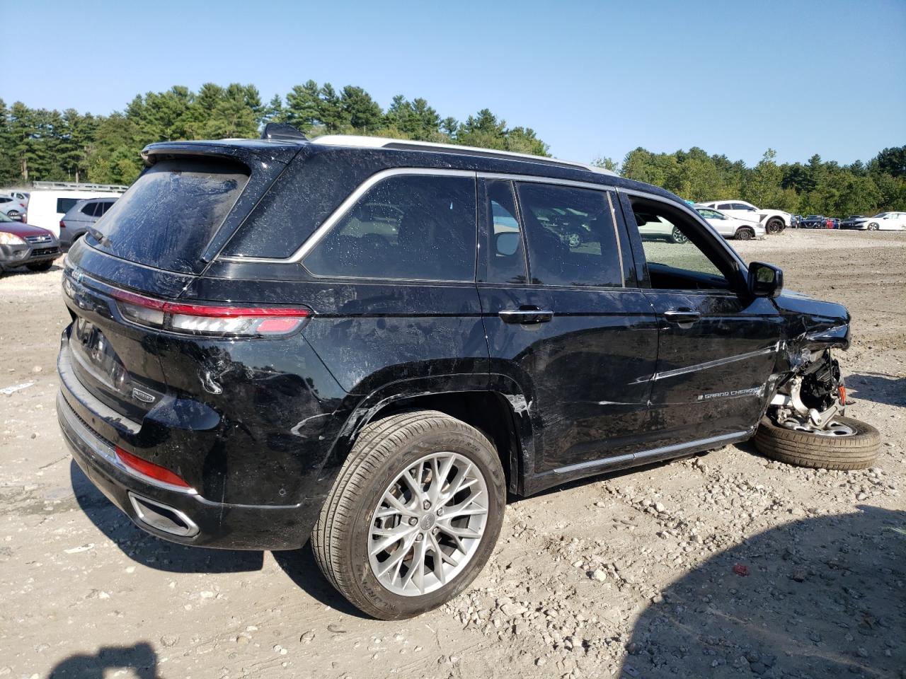 Image 3 of 2022 JEEP GRAND CHEROKEE SUMMIT 4XE 2022 with VIN 1C4RJYE62N8717735