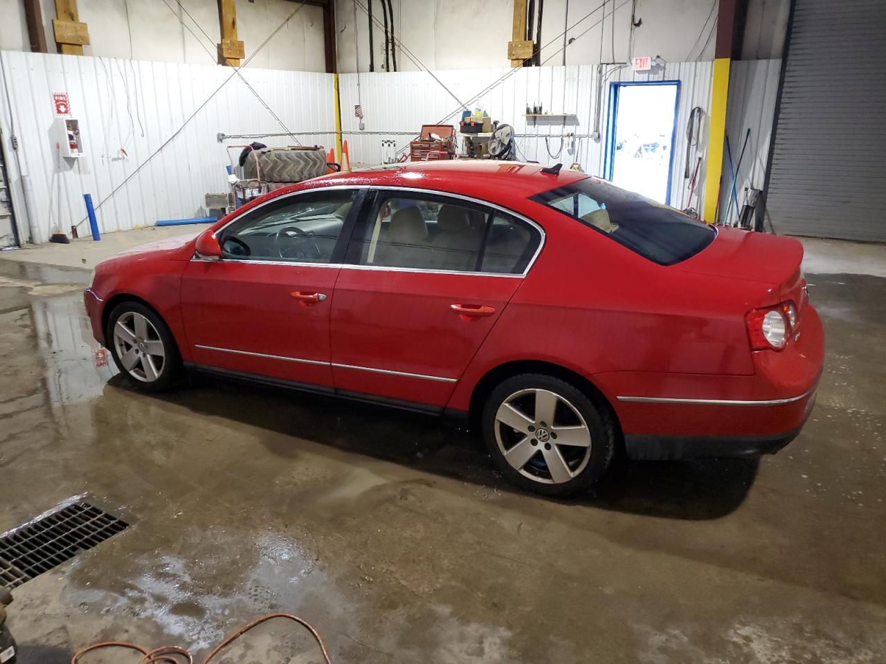 Obraz 2 z 2007 VOLKSWAGEN PASSAT 2.0T 2007 z VIN WVWAK73CX7P165181