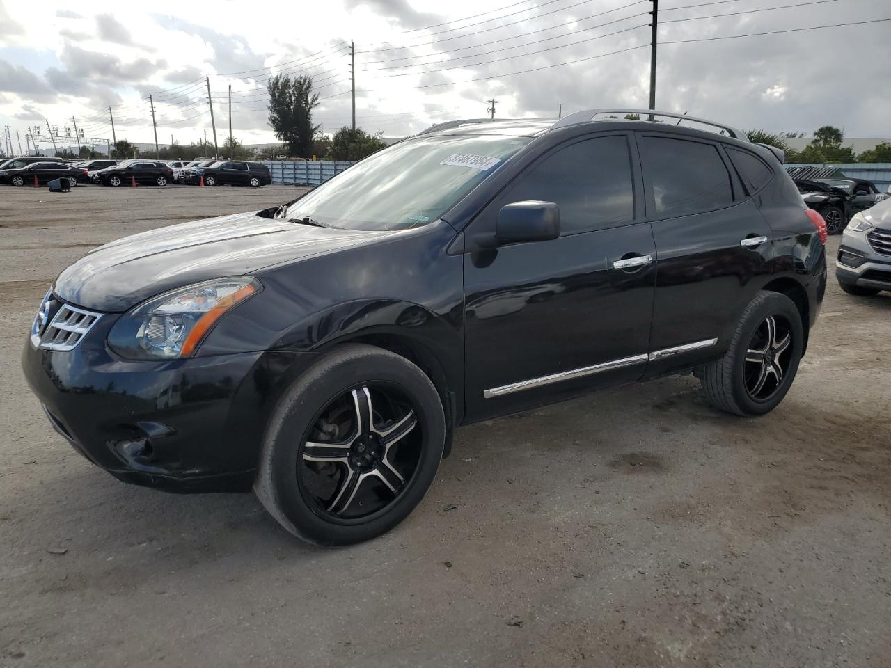 Image 1 of 2015 NISSAN ROGUE SELECT S 2015 with VIN JN8AS5MV2FW754190