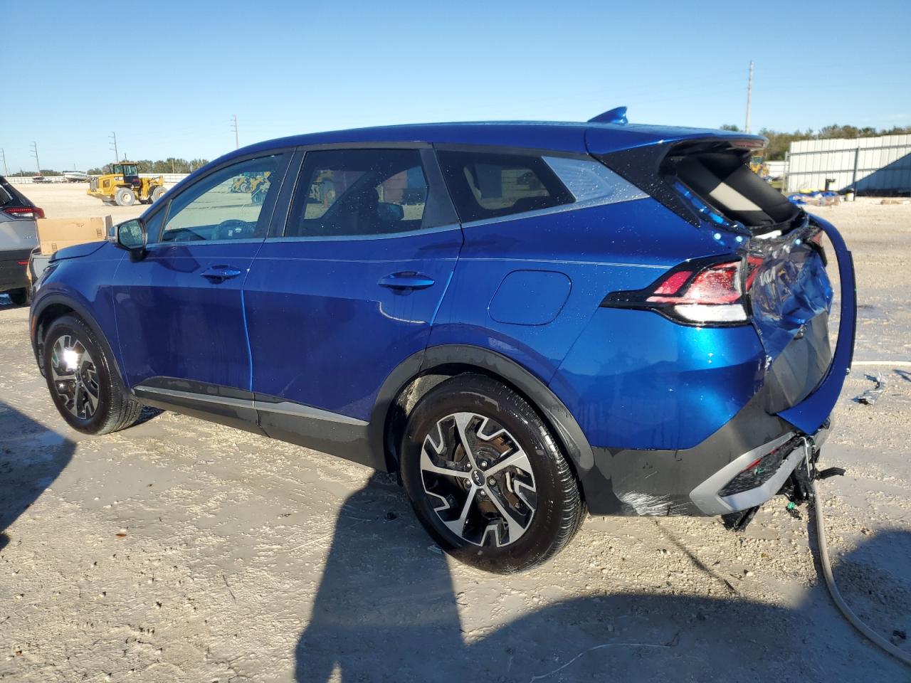 Изображение 2 2023 KIA SPORTAGE EX 2023 с VIN 5XYK33AF5PG132213