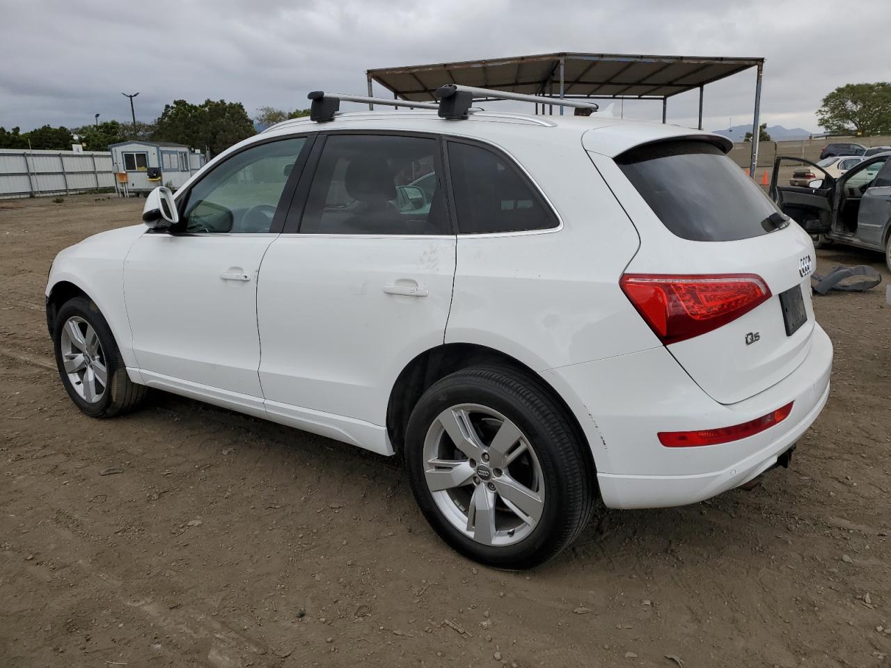 Изображение 2 2011 AUDI Q5 PREMIUM PLUS 2011 с VIN WA1LFAFP1BA080342