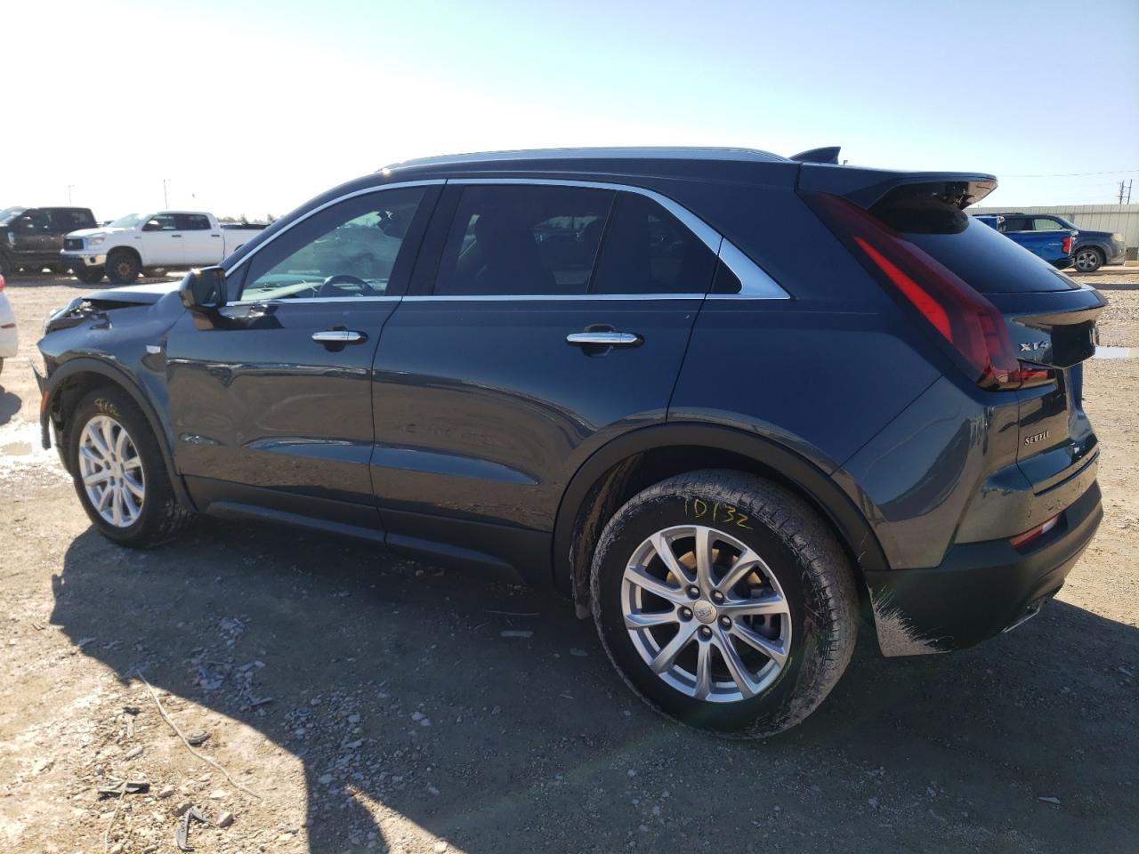 Image 2 of 2021 CADILLAC XT4 LUXURY 2021 with VIN 1GYAZAR44MF018679