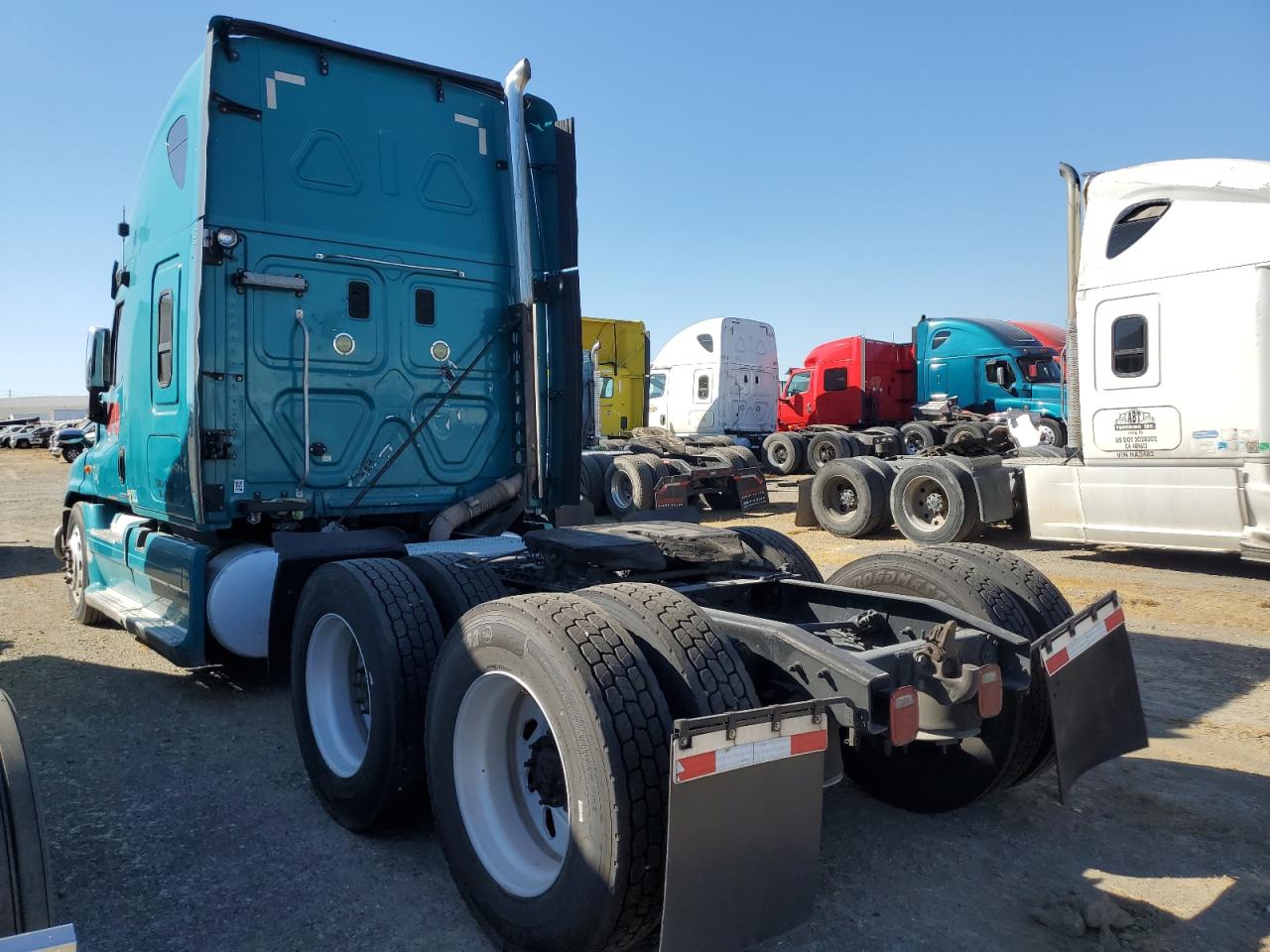 Image 3 of 2012 FREIGHTLINER CASCADIA 125  2012 with VIN 1FUJGLDR6CSBH0339