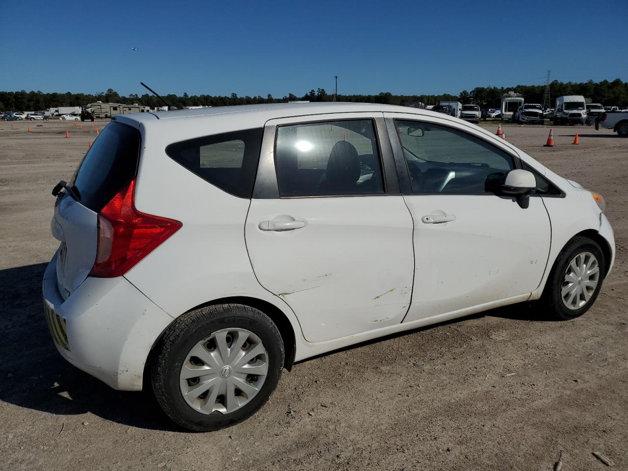 Obraz 3 z 2015 NISSAN VERSA NOTE S 2015 z VIN 3N1CE2CP2FL422966
