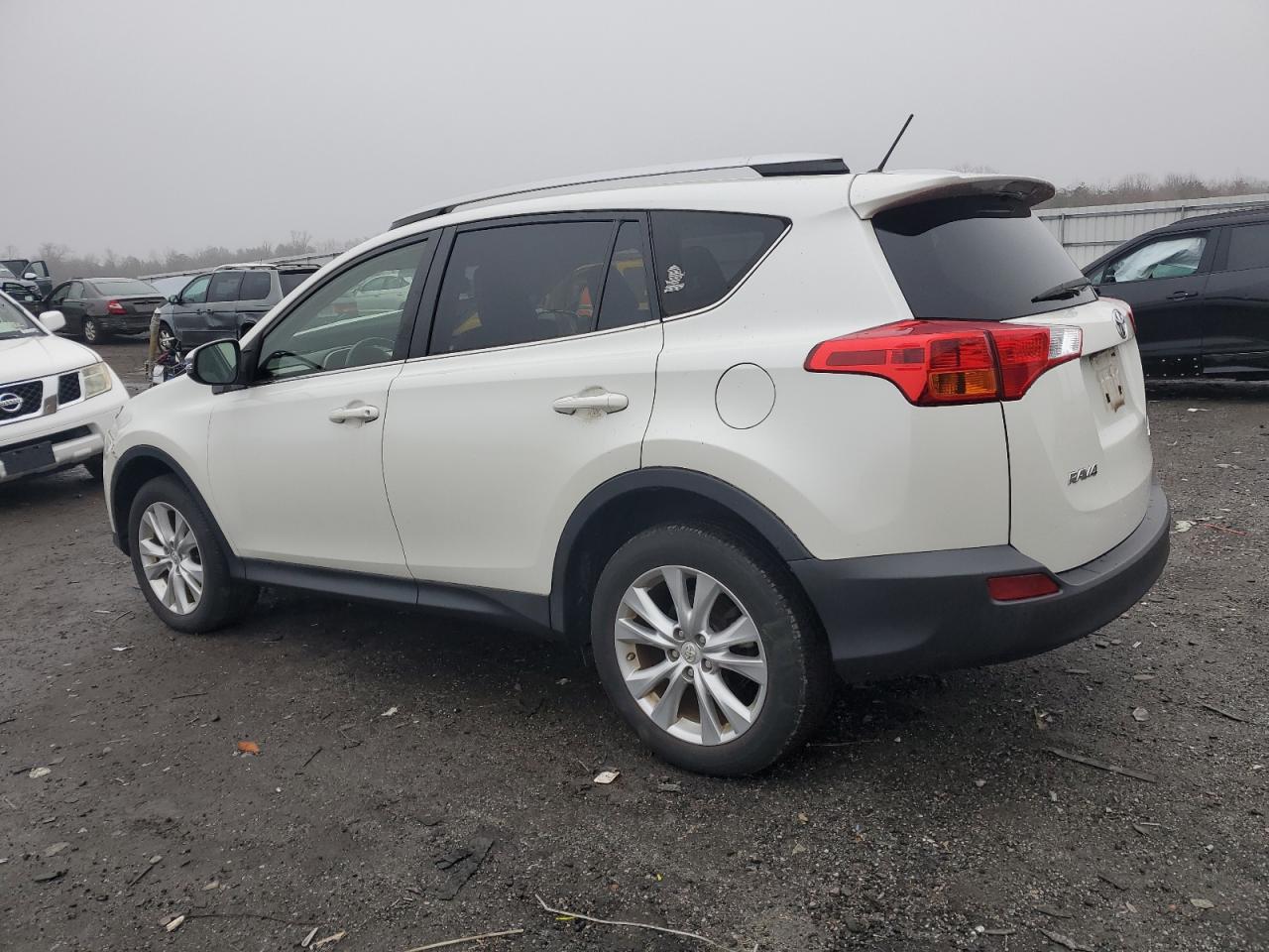 Изображение 2 2013 TOYOTA RAV4 LIMITED 2013 с VIN JTMDFREVXDD032803