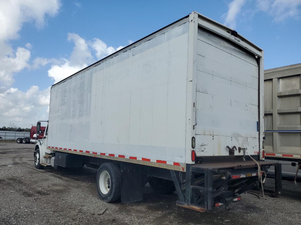 Изображение 2 2015 FREIGHTLINER M2 106 MEDIUM DUTY 2015 с VIN 1FVACXDT6FHGK5674