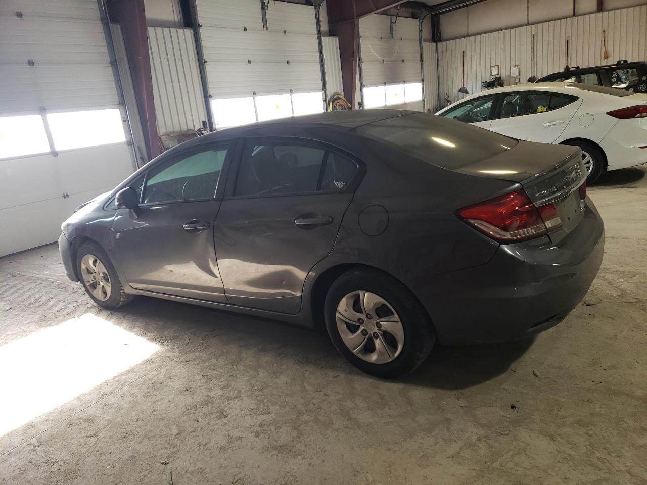 Изображение 2 2013 HONDA CIVIC LX 2013 с VIN 2HGFB2F52DH557417