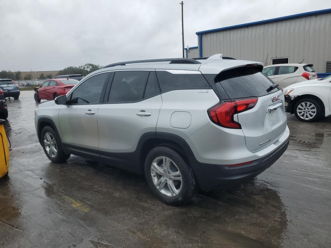 Obraz 2 z 2020 GMC TERRAIN SLE 2020 z VIN 3GKALMEV3LL169478