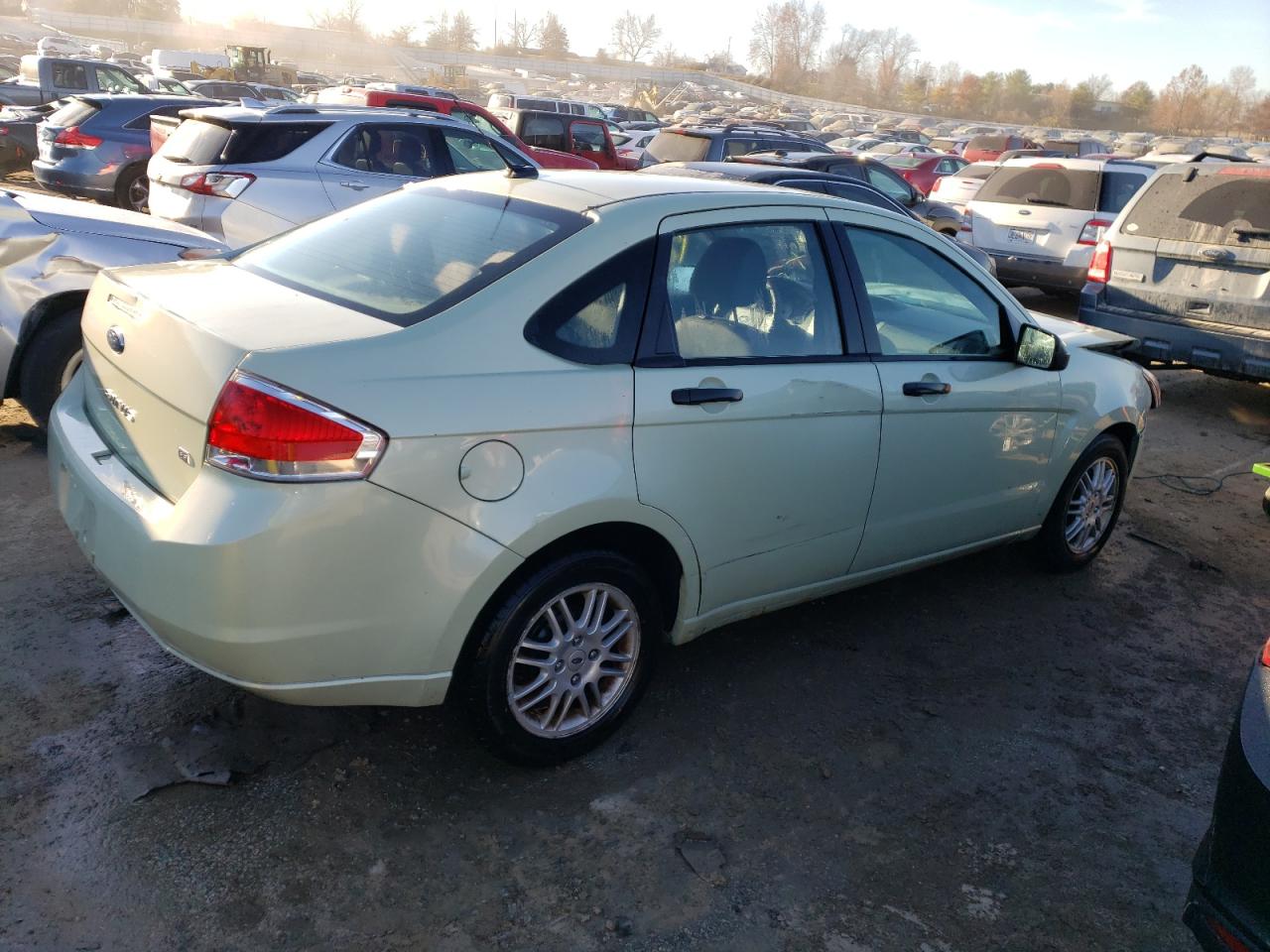 Obraz 3 z 2010 FORD FOCUS SE 2010 z VIN 1FAHP3FN9AW258430
