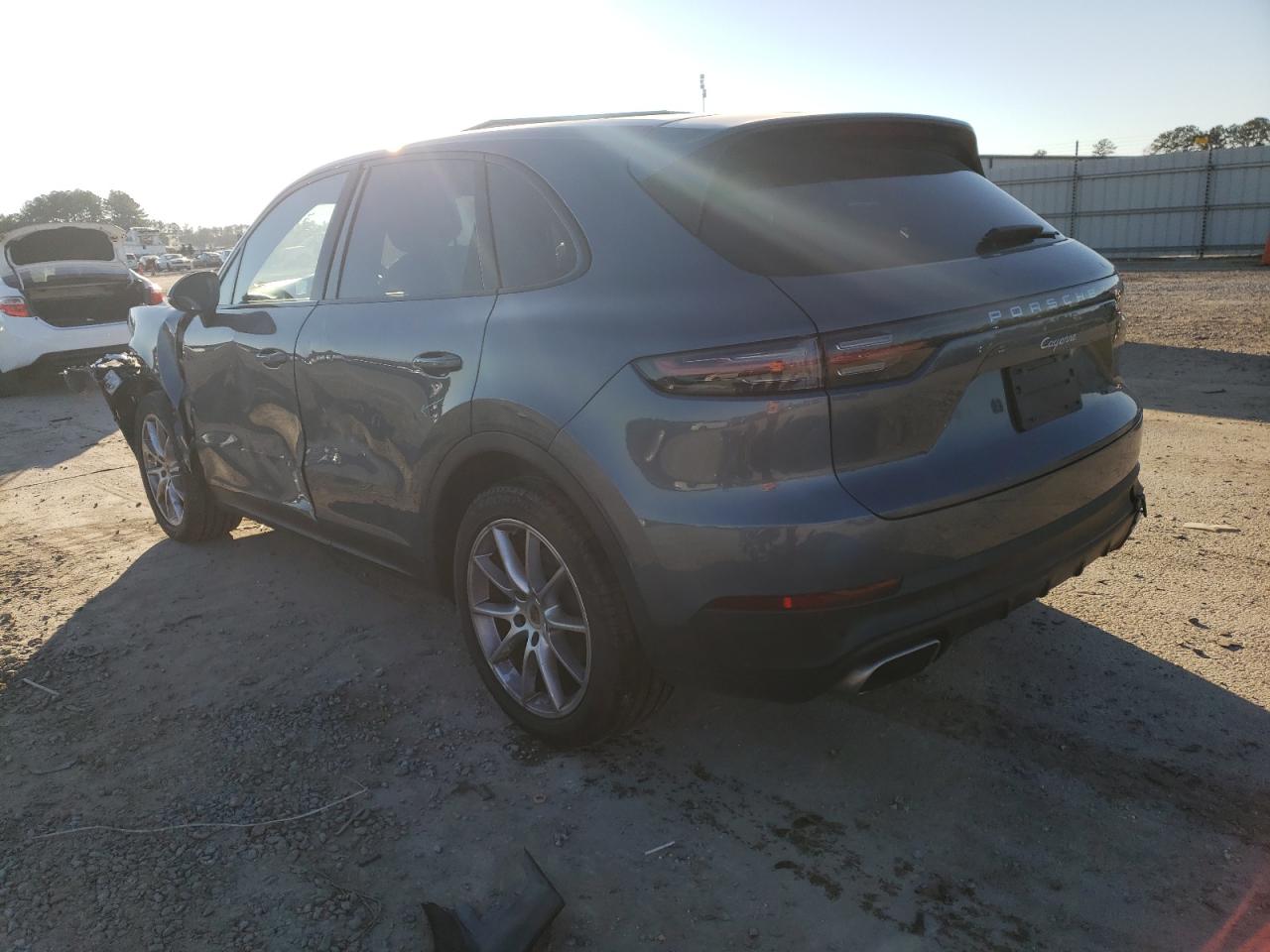 Obraz 2 z 2019 PORSCHE CAYENNE  2019 z VIN WP1AA2AY5KDA10535