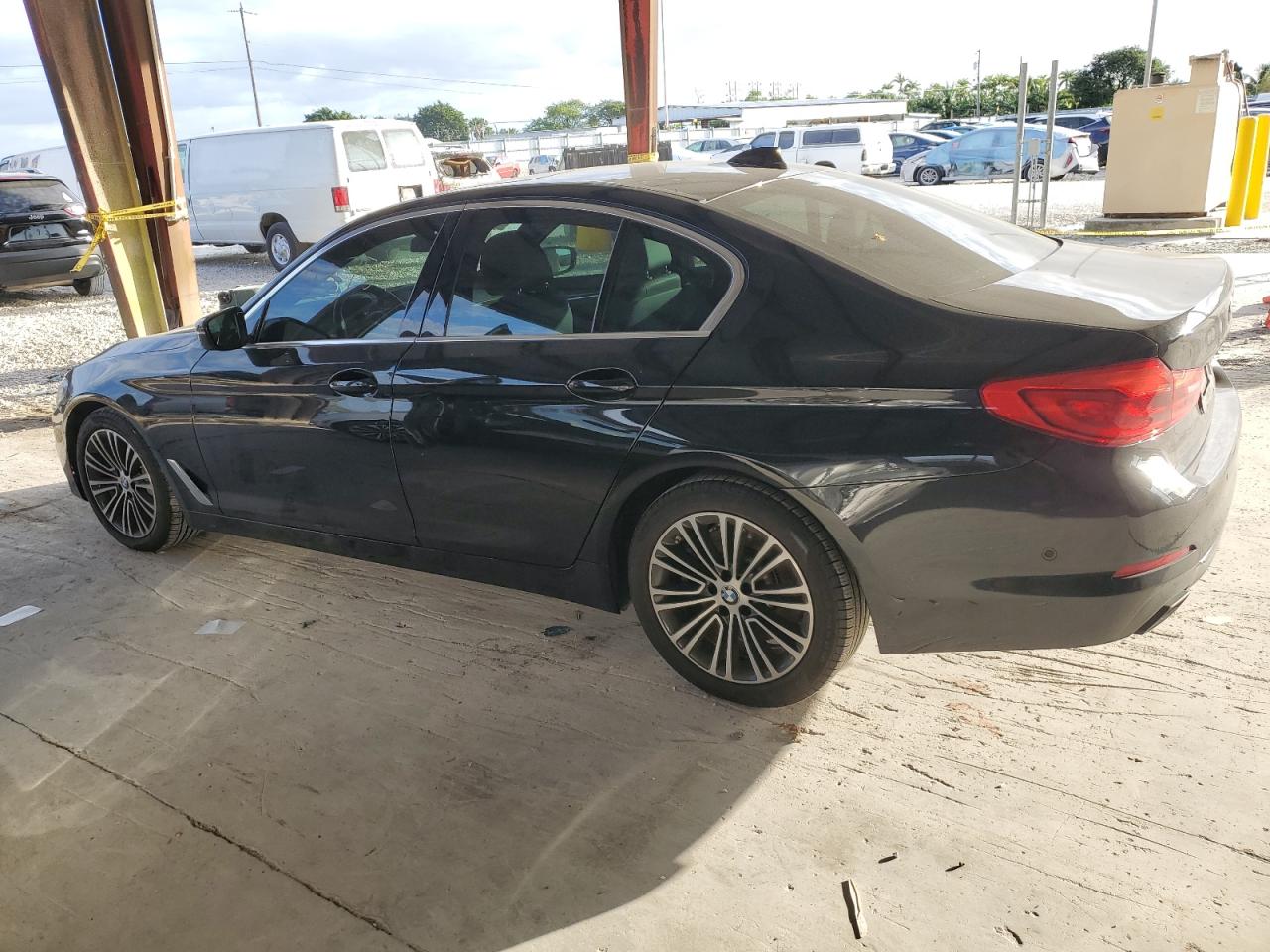 Image 2 of 2020 BMW 540 I 2020 with VIN WBAJS1C02LWW63908